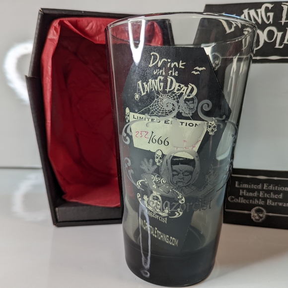 Living Dead Dolls by Mezco - Eggzorcist - Limited Edition 252/666 Etched Glass - Picture 6 of 11